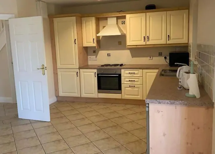 度假居 Four Bedroomed Townhouse 莱特肯尼