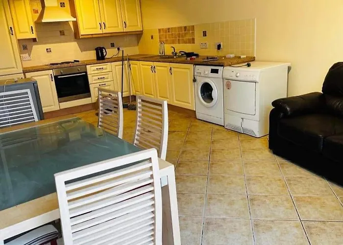 Four Bedroomed Townhouse 度假居 莱特肯尼