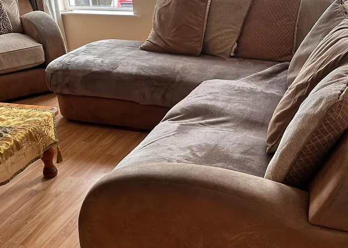 Four Bedroomed Townhouse 莱特肯尼