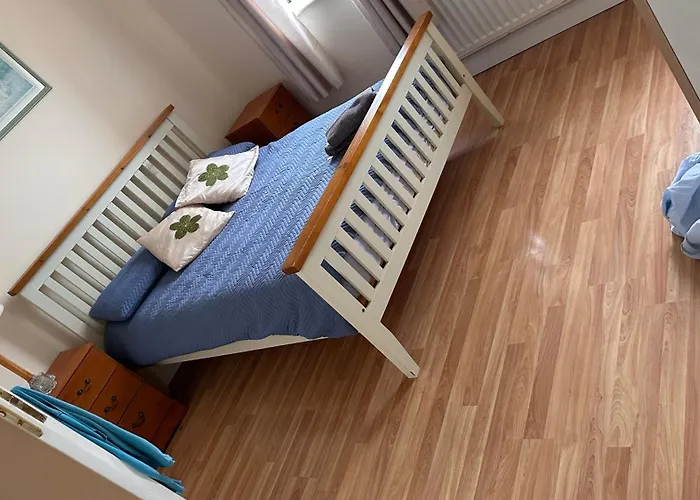 Four Bedroomed Townhouse 莱特肯尼